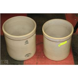 PAIR OF VINTAGE MEDALTA CROCKS