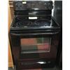 Image 1 : FRIGIDAIRE 30" BLACK STOVE WITH 4 BURNER CERAMIC