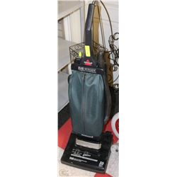 BISSEL 10 AMP VACUUM