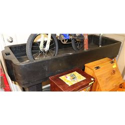 CAMBRO BUFFET TABLE ON CASTORS