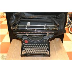 VINTAGE UNDERWOOD TYPEWRITER