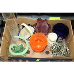 ESTATE BOX OF VASES, ORNAMENTS ETC