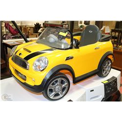 MINI COOPER S CHILDRENS ELECTRIC CAR WITH CHARGER