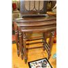 Image 1 : WOOD 3 PC NESTING TABLE SET