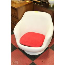 WHITE LEATHERETTE TUB CHAIR