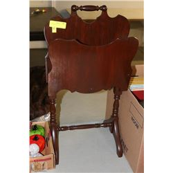 WOOD MAGAZINE RACK