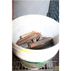 ROUND PAIL W/GAS FITTING NIPPLES