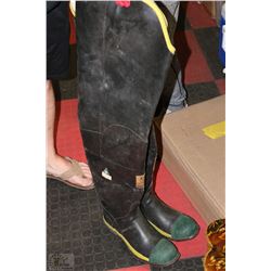 PAIR OF SIZE 11 HIP WADERS