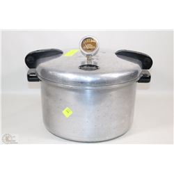 VINTAGE NATIONAL PRESSURE COOKER WITH CONTENTS