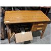 Image 1 : Student desk