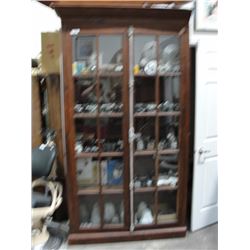 Large display cabinet