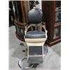 Image 1 : Dentist's chair