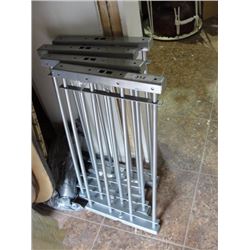 Set of 4 locking window security bars