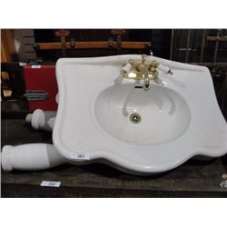 Cintage porcelain sink