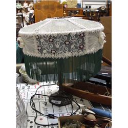 Table lamp w/fabulous shade