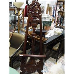 Mahogany easel