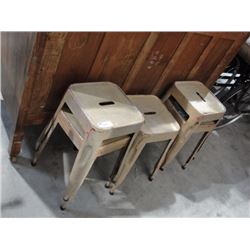 Set of 5 industrial stools