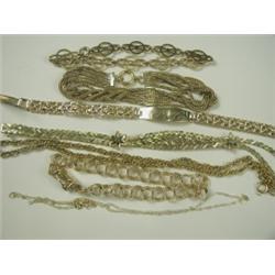 Five various fancylink gold bracelets and two 9ct chains, (gross weight 52.1g) Est. 100/150...