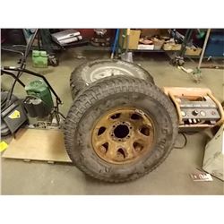 TIRES- 31 X 10.5 R15LT - 3 X BID - LIKE NEW - RIMS FOR JEEP YJ 1998-2006?
