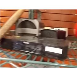 LOT OF DOCKING STATIONS AND SPEAKERS - PS