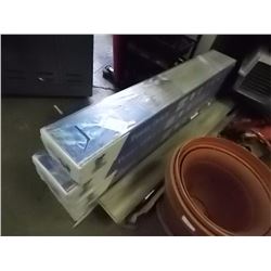 LAMINATED FLOORING - 15MM - DRIFT WOOD OAK  - SOLD BY THE BOX - 5 X BID