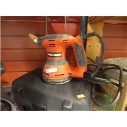 B & D PALM SANDER