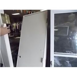 INTERIOR DOOR WITH FRAME - 30 X 80"