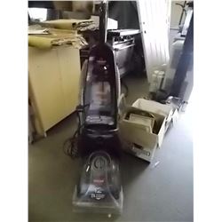 BISSEL DEEP CLEANER WITH BUILT IN HEATER