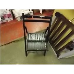 FOLDING WOODEN CHAIR