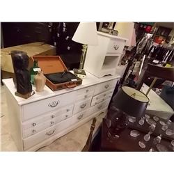 DRESSER - 9 DRAWER & MATCHING SIDE TABLE - WHITE