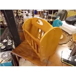 MAGAZINE STAND / TOTE