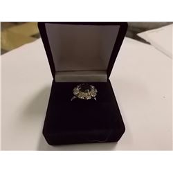 RING - GREEN & CLEAR STONES