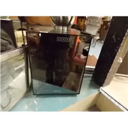 WINE COOLER - 3 RACKS - WORKING