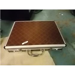 LOCKABLE CASE WITH NUMBER CODE