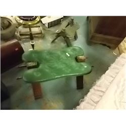 MODERN CAMEL SADDLE WITH LEATHER PAD