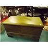 Image 1 : 1940 cedar hopechest w drawer