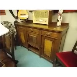 SIDE BOARD HUTCH - 3 DRAWER