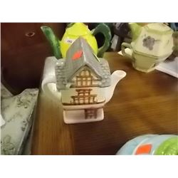 TEA POT - VICTORIAN PUB