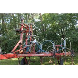 IH 5500 - 21' Chisel Plow c/w NH3 and 4 Bar Tines