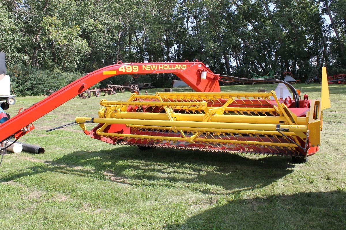 New Holland 499 12' Hydro Swing Haybine