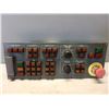 Image 2 : ALLEN BRADLEY 8520-MTB2 CONTROL PANEL *DIRTY*