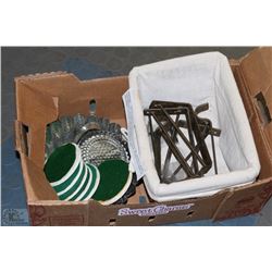 MIXED LOT INCLUDING METAL BRACKETS/PLANT HANGERS