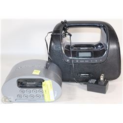 PAIR OF i4 DOCKING STATIONS