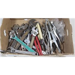 BOX OF ASSORTED TOOLS