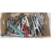 Image 1 : BOX OF ASSORTED TOOLS