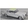 Image 1 : 1:18SCALE DIE CAST WHITE 1957 STUDEBAKER GOLD HAWK
