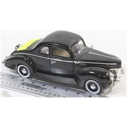 1:18 SCALE DIE CAST 1940 FORD SEDAN
