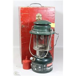 COLEMAN EASY LITE LANTERN W/ WOODEN CARRYING CASE