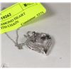 Image 1 : 0.5 KARAT DIAMOND HEART PENDANT WITH CHAIN