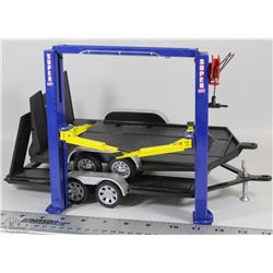 TRAY WITH MAISTO TRAILER, MOTOR MAX NO. 76009 DIE